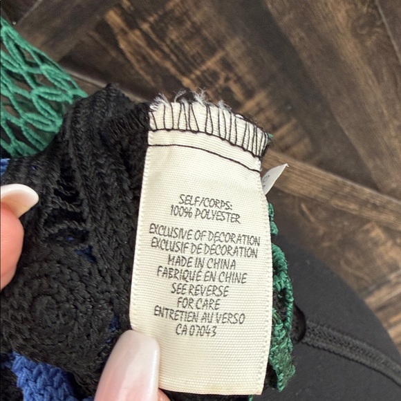 Adiva Black, Blue, Green, and White Short Sleeve Top - Picture 7 of 8